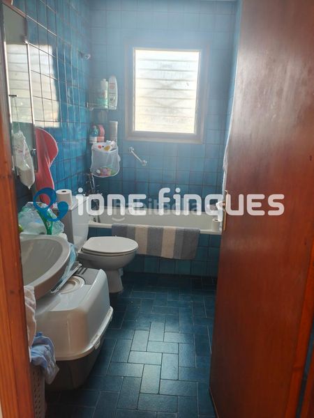 Foto 88d9e132-45dd-4090-8d4a-31fd42ce143e. Xalet amb calefacció aparcament a Nou Vendrell Vendrell (El)