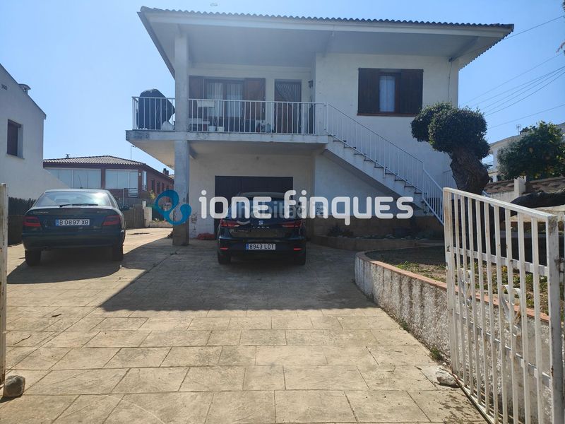 Foto ca0f539e-95d7-4e9b-ab59-d575411be53b. Xalet amb calefacció aparcament a Nou Vendrell Vendrell (El)