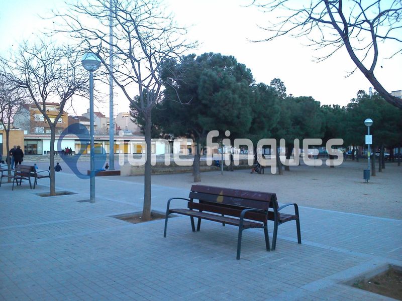 Foto 5403393b-e005-4fdd-a186-804835a15815. Casa adossada amb calefacció aparcament a Gràcia Sabadell