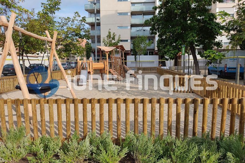 Foto ab5b7274-a0fd-47ea-ab63-c64f9655e1b4. Casa adossada amb calefacció aparcament a Gràcia Sabadell