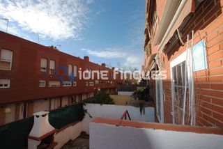 Casa adossada a Torrent del Capellà. Ione finques ofrece