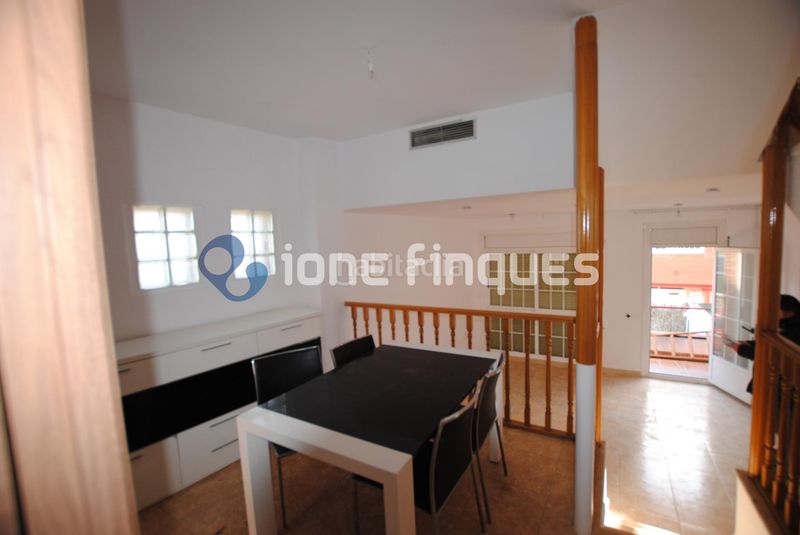 Foto e457cd1e-823c-40f9-8199-88da8e4f717f. Casa adossada amb calefacció aparcament a Torrent del Capellà Sabadell