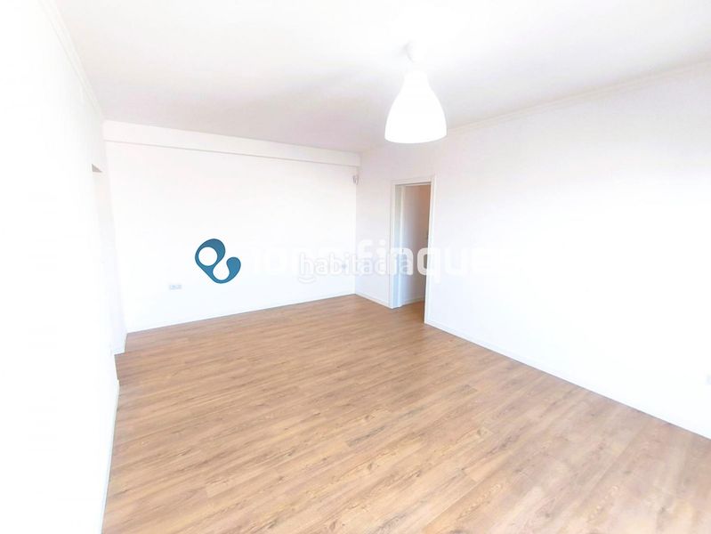 Foto 038d8b99-ee6d-4c6e-9b76-fef81b5e3a3a. Pis amb calefacció a Espronceda Sabadell