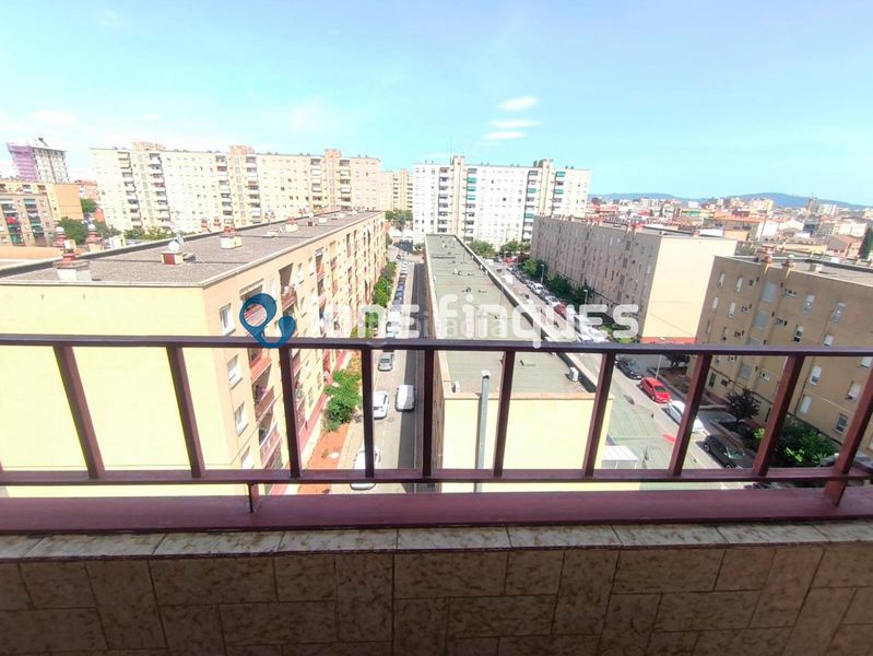 Foto 1100f543-6ef2-4333-803f-33f94edad805. Pis amb calefacció a Espronceda Sabadell