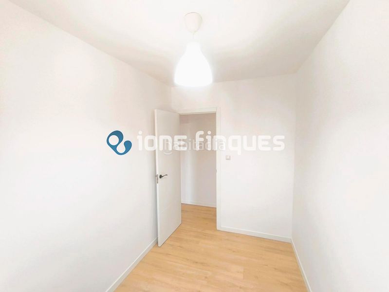 Foto 5d5ae3ca-3b6b-4118-8b1a-e8d2ccf7efef. Pis amb calefacció a Espronceda Sabadell