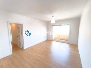 Etagenwohnung in Espronceda. Ione finques ofrece