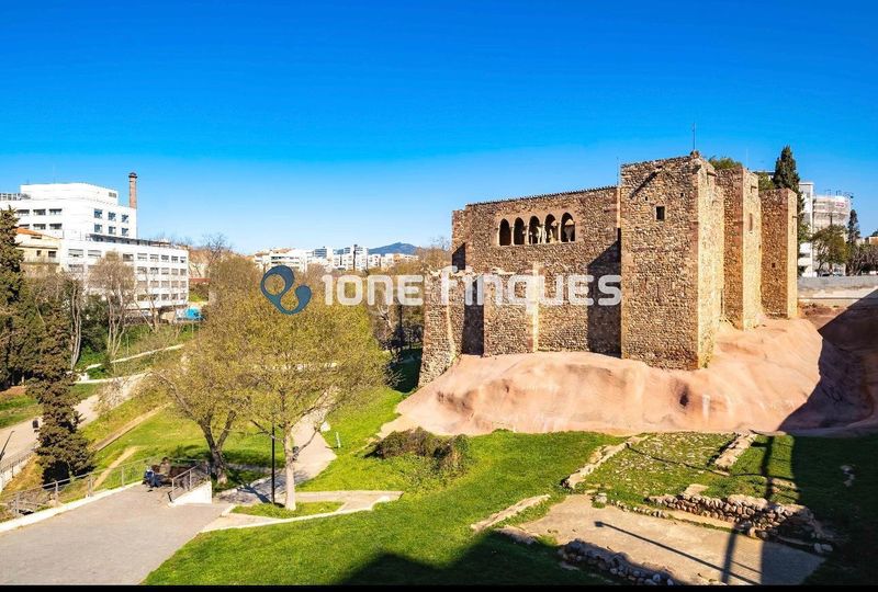 Foto ef5c4039-fea9-4bd5-8375-458235f3261b. Pis amb calefacció aparcament a Ca n'Aurell Terrassa