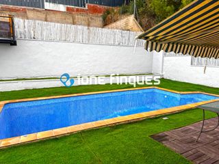 Chalet in Castellnou-Can Mir-Can Solà. Ione finques ofrece