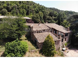 Casa en Viladrau. Masia en venta en les corts