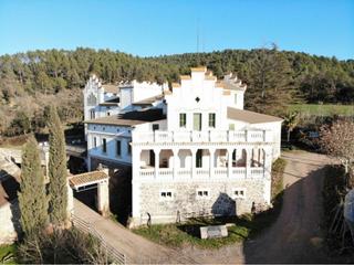 Masia a Avinyó. Masia en venta