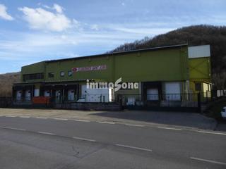 Nau industrial a Sant Joan les Fonts. Nave industrial en venta en la garrotxa