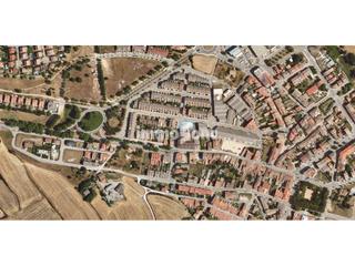 Terreny residencial a Caputxins-Ambulatori. Solar para edificio plurifamiliar en vic