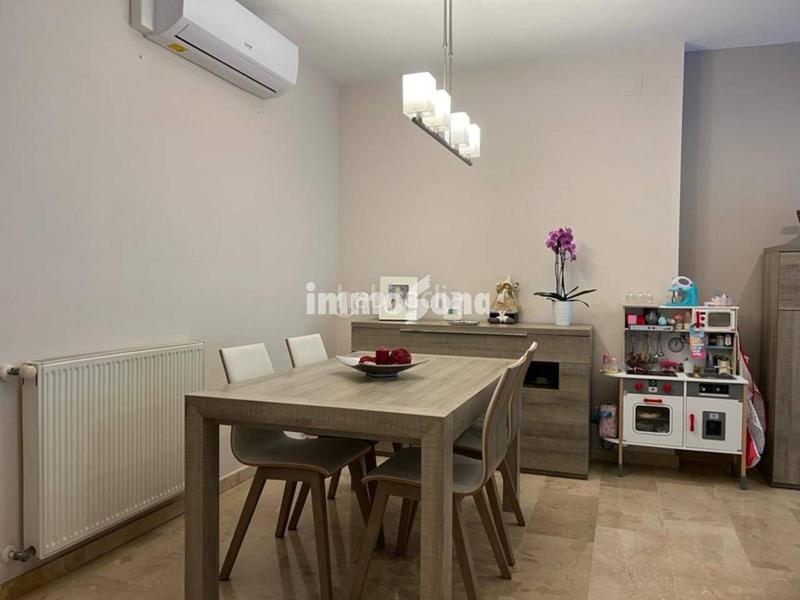 Foto aa891c00-2163-46cb-b1db-d82ace059620. Casa con riscaldamento parcheggio in Tona