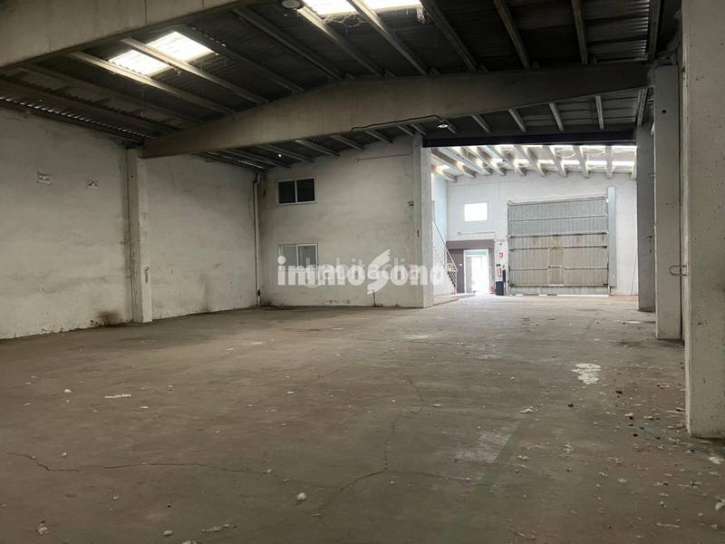 Foto 0cb86600-5a69-407d-ab78-34a0fa492d27. Nau industrial a Manlleu