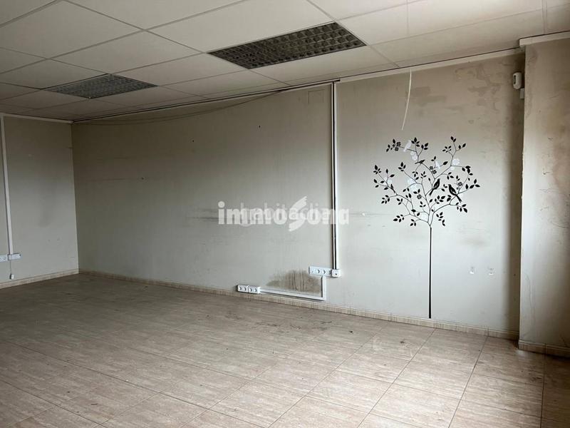 Foto e792a585-b1de-40a1-b3d0-c7089c040f8e. Nau industrial a Manlleu