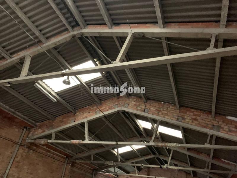 Foto e610e8b8-ac17-4a11-b9bb-0104631c5b8d. Nau industrial a Manlleu