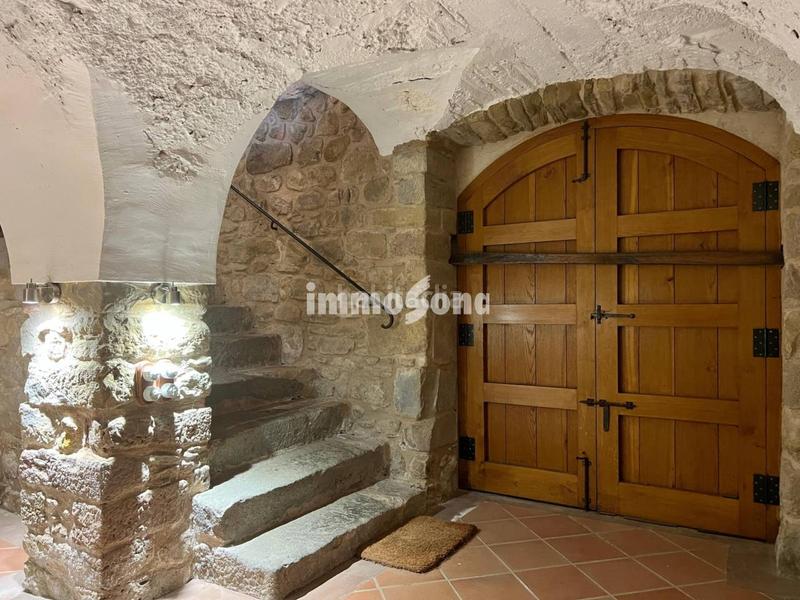 Foto 25a47698-a735-44de-be22-2509eca05c59. Masía masia en venta en la vall den bas en Vall d´en Bas (La)