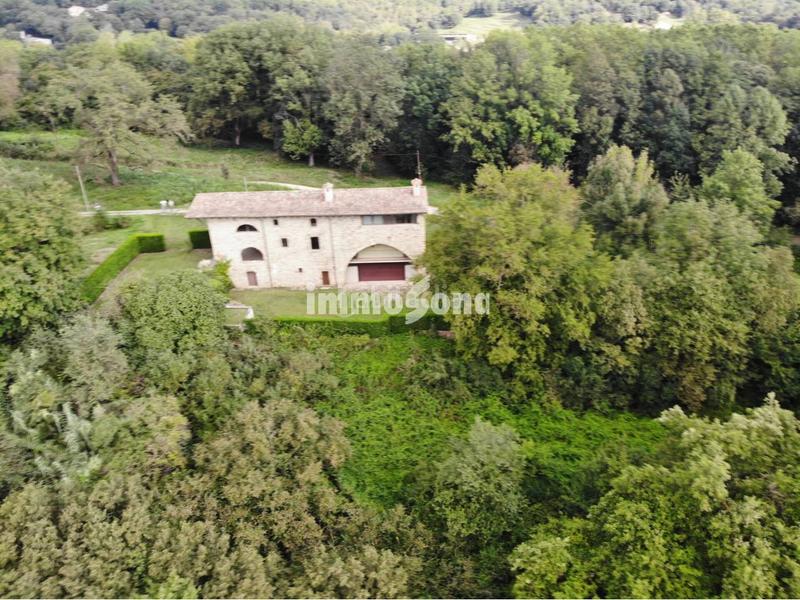 Foto 50d5f5a0-9a4a-410c-b049-1b431102e4e5. Masía masia en venta en la vall den bas en Vall d´en Bas (La)