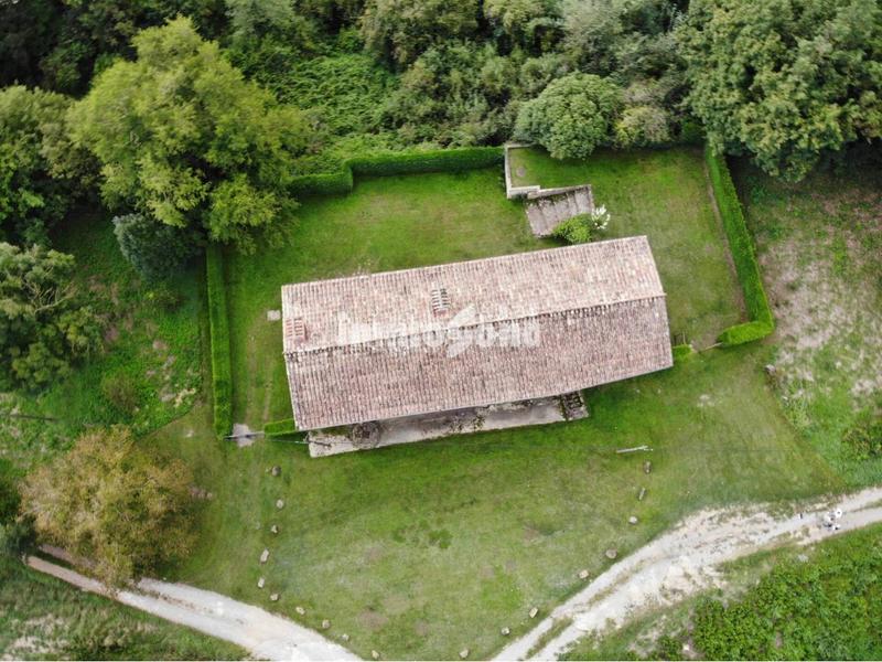 Foto 61d017fb-0d78-4b1d-90f0-2a13c34cf526. Masía masia en venta en la vall den bas en Vall d´en Bas (La)