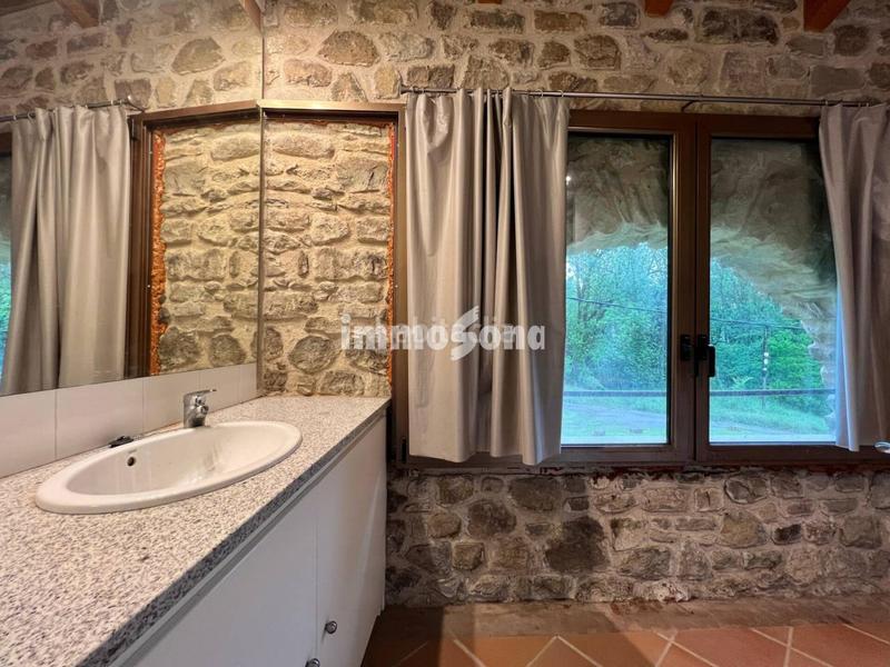 Foto f04145a4-8bfd-4ad1-9821-ef8279b88795. Masía masia en venta en la vall den bas en Vall d´en Bas (La)