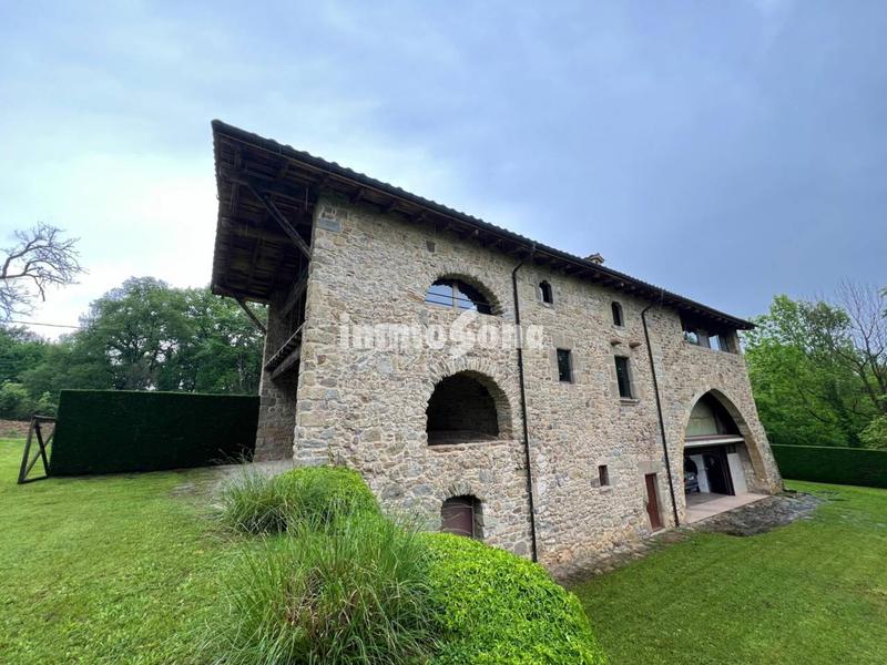 Foto ffd2d8ee-38c7-4203-90cb-01545671c303. Masía masia en venta en la vall den bas en Vall d´en Bas (La)