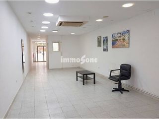 Lloguer Local Comercial a Centre. Local en alquiler en vic
