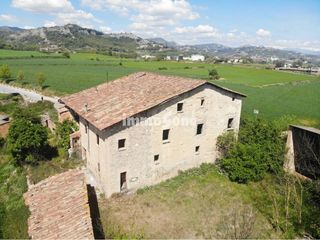 Casale in Masies de Voltregà (Les). Masia amb 7 ha. de conreu  terreny urbanitzable a masies de volt