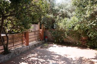 Apartment  Carrer xiprés. Apartamento en planta baja con jardín privado zona els munts/can