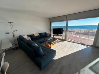 Appartement à Platja de la Paella. Excelente y amplio piso frente al mar en paseo marítimo