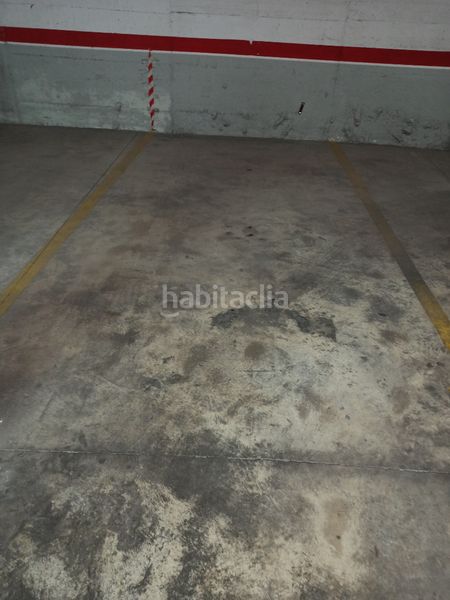 Foto 4be2ea8d-a593-454d-b10f-b110ce2b7302. Aparcament cotxe a Centre Torredembarra