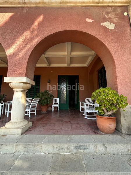 Foto 771010c2-9485-41ed-be32-56d178711885. Casa amb xemeneia aparcament a Centre Torredembarra