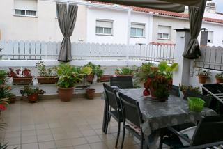 Reihenhaus  N/a. Casa adosada zona residencial muy céntrica con todos los servici