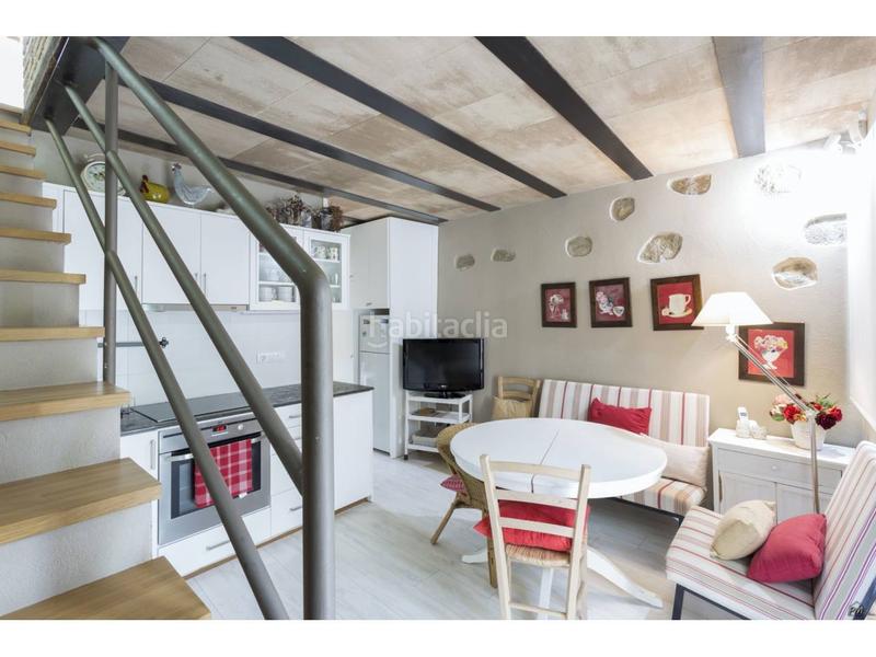 Foto e4c7a292-8376-47e0-8dd6-aca178d0a950. Casa masía catalana del siglo xvii en Anglès