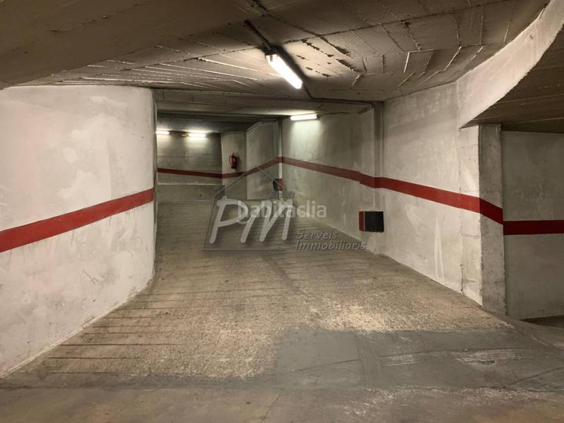 Foto 2d747f40-4fa4-4a72-aac7-79f6c0b2af6e. Car parking in Sant Narcis Girona