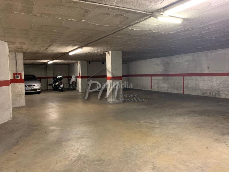 Foto 32042ee4-bf0a-40ed-ad5d-9935e0f15c73. Car parking in Sant Narcis Girona