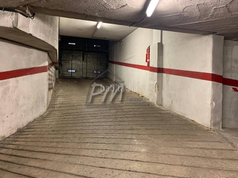 Foto d1ccca0b-2930-4eba-aaef-4b7893e59402. Car parking in Sant Narcis Girona