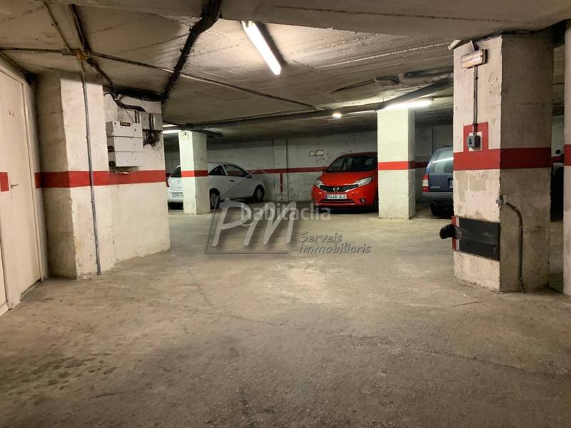 Foto ef7990b7-6fe8-40a6-bae1-de7ac362f293. Car parking in Sant Narcis Girona