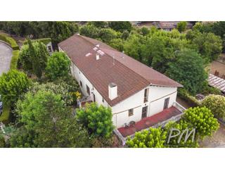 Masia a Sant Feliu de Buixalleu. Masia reformada en venta