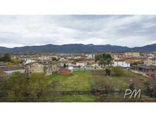 Terreny residencial  Pau casals. Parcela en venta a porqueres