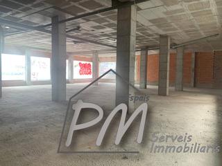 Lloguer Local Comercial  Alfons moré. Local en alquiler en zona hospital sta caterina