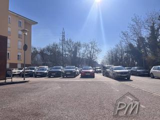 Lloguer Aparcament cotxe  Camil geis. Aparcamiento en alquiler zona salecianos
