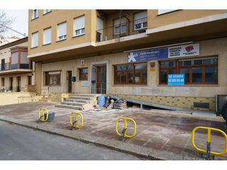 Lloguer Oficina  Avenida prat de la riva. Local en venta o alquiler en la bisbal dempordà