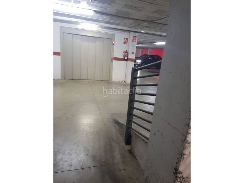 Foto fbd7a867-6c79-46d6-94ad-a3c48f264738. Aparcament cotxe a Eixample Sud-Migdia Girona