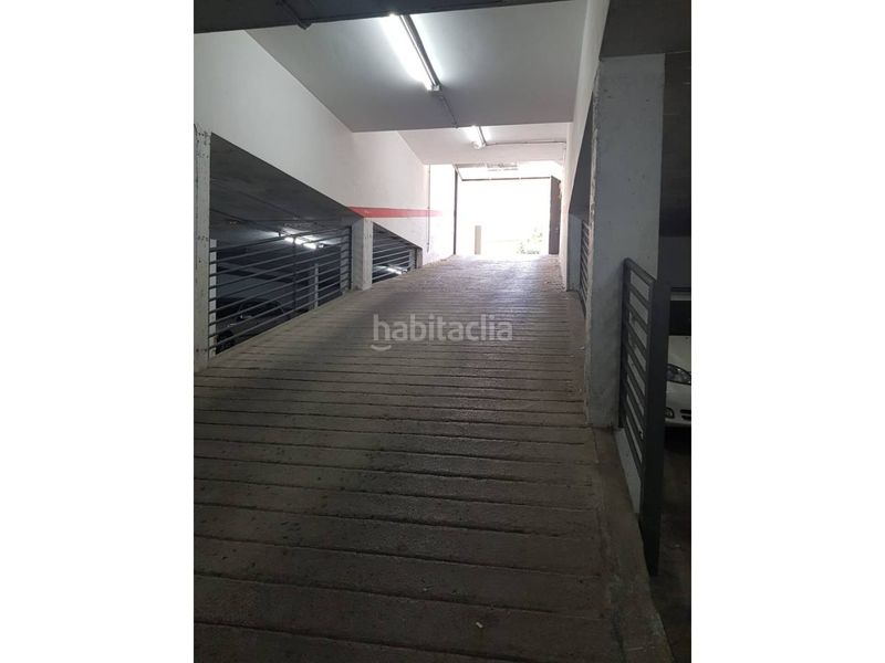 Foto fbec0728-1df9-4abb-818a-69136543457d. Aparcament cotxe a Eixample Sud-Migdia Girona