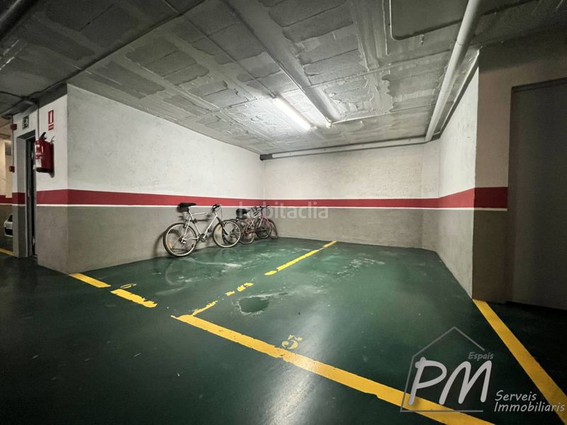 Foto c7bb3f1e-44e6-4072-b143-76d4ecc62080. Aparcament cotxe a Eixample Sud-Migdia Girona