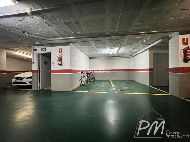 Foto d2ad01b6-2db1-42e2-912d-776d9c69d773. Aparcament cotxe a Eixample Sud-Migdia Girona