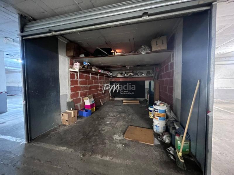 Foto af6b9cae-c78a-4e26-bd67-f02dcbefa7ee. Aparcament cotxe a Bescanó