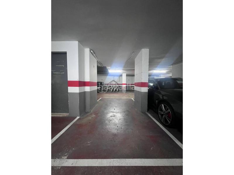 Foto 1e30b34b-7baa-4c19-86e6-043ba54e666a. Alquiler parking coche aparcamiento para dos motos en devesa en Girona