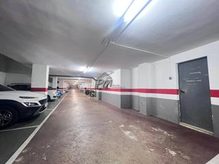 Lloguer Aparcament cotxe  Riu güell. Aparcamiento para dos motos en devesa girona