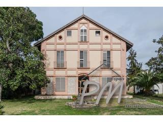 Casa a Cass de la Selva. Casa en venta modernista en el corazn de cassa de la selva